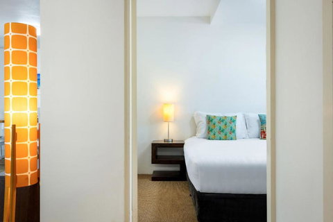 Apartment 2 - Redcliffe Tourism 4