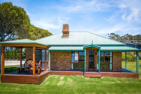 Apollo Bay Cottages- Marriners - Redcliffe Tourism 1