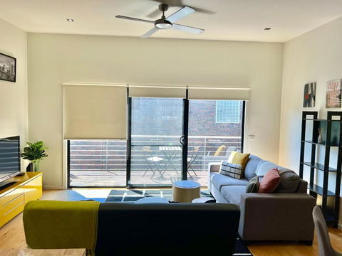 Ascot Vale - Lovely 2 Bedroom Townhouse Close To Everything! - Redcliffe Tourism 1