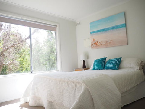 At The Beach - Redcliffe Tourism 4