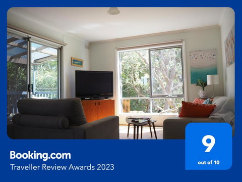 At The Beach - Redcliffe Tourism 3