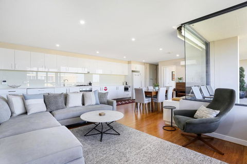 B314S - Waverton Village Heights - Redcliffe Tourism 2