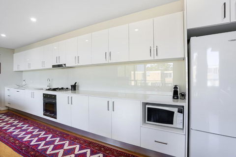B314S - Waverton Village Heights - Redcliffe Tourism 3