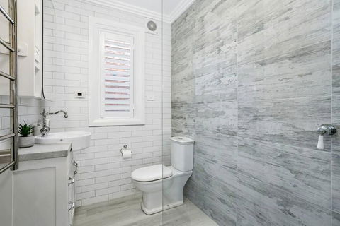 BALO1 - The Esplanade - Mosman - Redcliffe Tourism 1