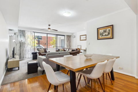 BANN2/5 - Bannister Heritage Hideaway - Redcliffe Tourism 3