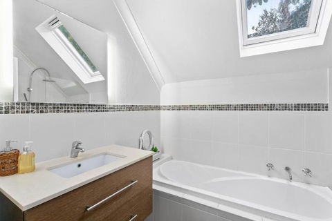 BARIS - Bariston Avenue Cremorne - Redcliffe Tourism 4