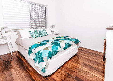 BAY PROPERTIES . Pacific Lodge - Redcliffe Tourism 1