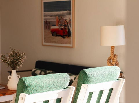 BAY PROPERTIES . Seadrifter - Redcliffe Tourism 1