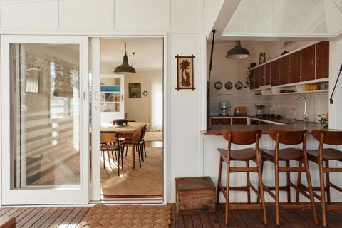 BAY PROPERTIES . The Sailor Shack - Redcliffe Tourism 2