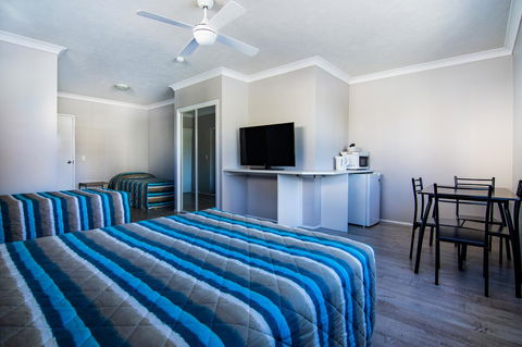 Burleigh Gold Coast Motel - Redcliffe Tourism 2