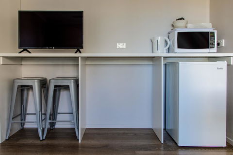 Burleigh Gold Coast Motel - Redcliffe Tourism 4