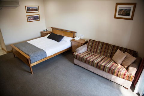 Eastgate On The Range Motel - Redcliffe Tourism 9