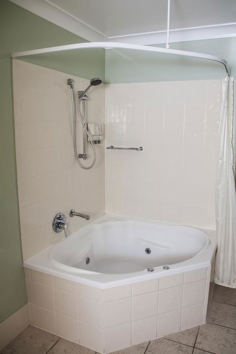 Eastgate On The Range Motel - Redcliffe Tourism 40