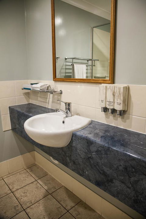 Eastgate On The Range Motel - Redcliffe Tourism 8