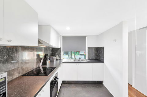 Fountain View Estate - We Accommodate - Redcliffe Tourism 7