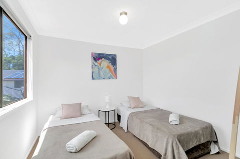 Fountain View Estate - We Accommodate - Redcliffe Tourism 3