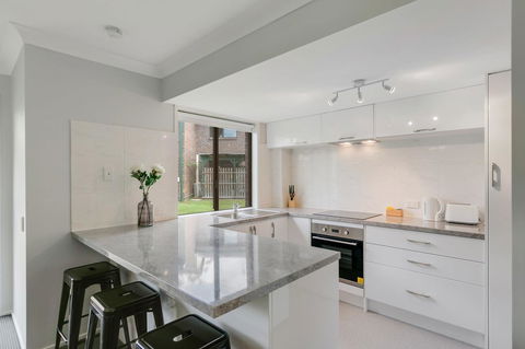 Fountain View Estate - We Accommodate - Redcliffe Tourism 13