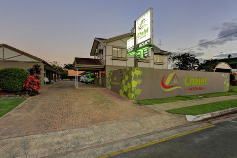 Chalet Motor Inn - Redcliffe Tourism 6