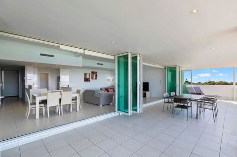Akama Resort - Redcliffe Tourism 11