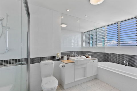 Akama Resort - Redcliffe Tourism 16