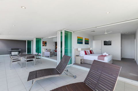 Akama Resort - Redcliffe Tourism 8
