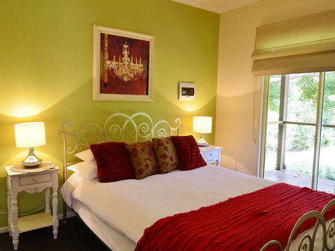 Apple Tree Cottage Montville - Redcliffe Tourism 18