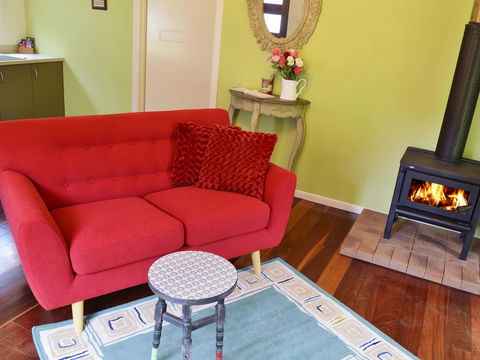 Apple Tree Cottage Montville - Redcliffe Tourism 17