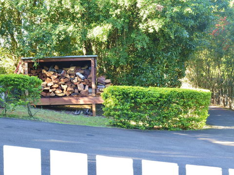 Apple Tree Cottage Montville - Redcliffe Tourism 21