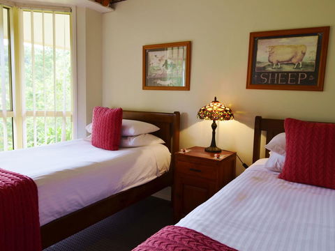 Apple Tree Cottage Montville - Redcliffe Tourism 8