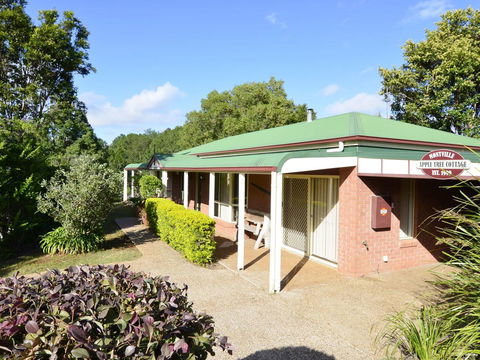 Apple Tree Cottage Montville - Redcliffe Tourism 3