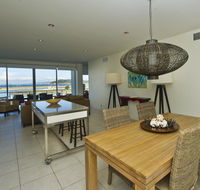 Blue on Blue Apartment 933 - Redcliffe Tourism