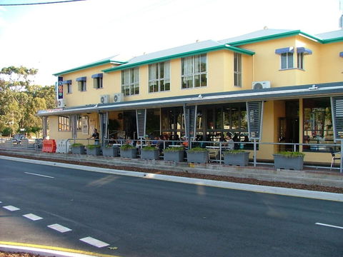 Enjoy The Sea Breezes From The Balcony - Boyd St, Woorim - Redcliffe Tourism 3