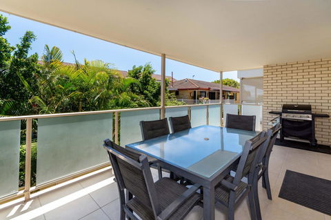 Enjoy The Sea Breezes From The Balcony - Boyd St, Woorim - Redcliffe Tourism 4