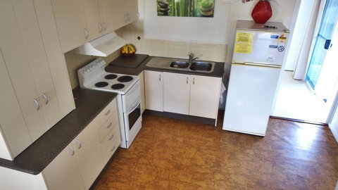 'AFRAME Tarcoola Cottage' 29 The Parade, North Haven - Redcliffe Tourism 3