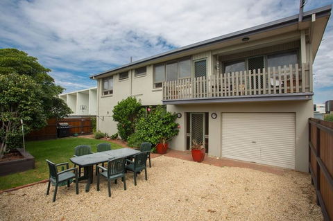 'Banksia 7' Marine Parade - Redcliffe Tourism 0