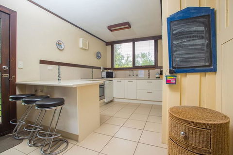 'Banksia 7' Marine Parade - Redcliffe Tourism 1