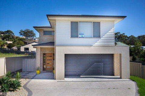 'Banksia Atura' At Tura Beach - Redcliffe Tourism 0