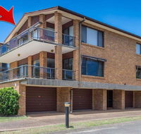 'COLUMBIA VIEWS' 2/9 COLUMBIA CLOSE - AIRCON WIFI NETFLIX VIEWS  BOAT PARKING - Redcliffe Tourism