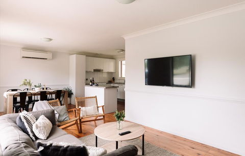 'Comfy & Cosy' - Close To Hospital, Cadia And Early Riser CafÃ© - Redcliffe Tourism 1