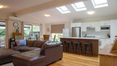 'RIVERSIDE RETREAT' 544 Ocean Drive, North Haven - Redcliffe Tourism 3