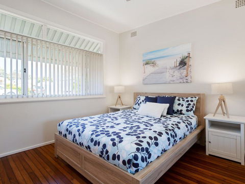'Shoalz', 28 Rigney Street - Renovated Pet Friendly Cottage & Boat Parking - Redcliffe Tourism 1