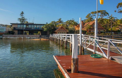 'Southwind' On Main Street - Redcliffe Tourism 0