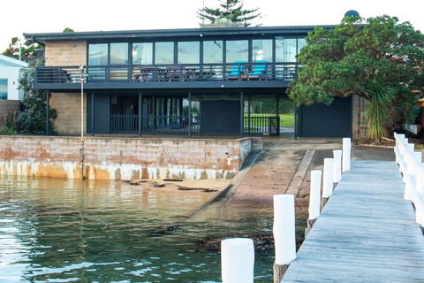 'Southwind' On Main Street - Redcliffe Tourism 1