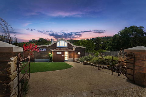 'The Coach House' At Lochiel - Redcliffe Tourism 0