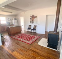 'The Wattles' - True Country Escape Near Wineries - Borenore - Redcliffe Tourism