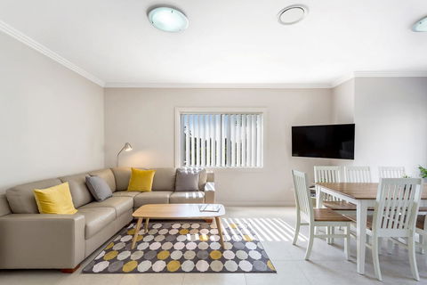 'Tween Bays', Ocean Beach Road, 3/39 - Redcliffe Tourism 1
