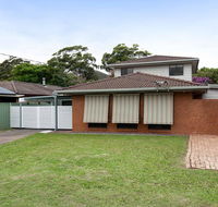 'Willows At The Bay' 111 Horace St - Large House with Aircon WIFI and Boat Parking. - Redcliffe Tourism