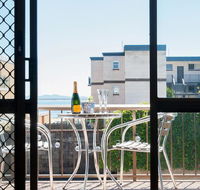 1 'BAHIA' 47 RONALD AVE - GREAT LOCATION WITH FILTERED WATER VIEWS - Redcliffe Tourism