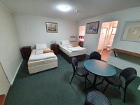 1 Lakeview Plaza