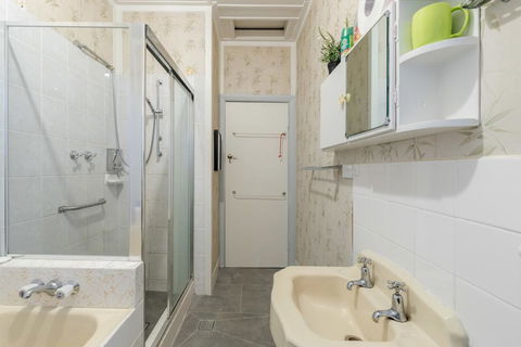 1 Private Double Room In Carramar 1 Minute Walk To Station - SHAREHOUSE - Redcliffe Tourism 2